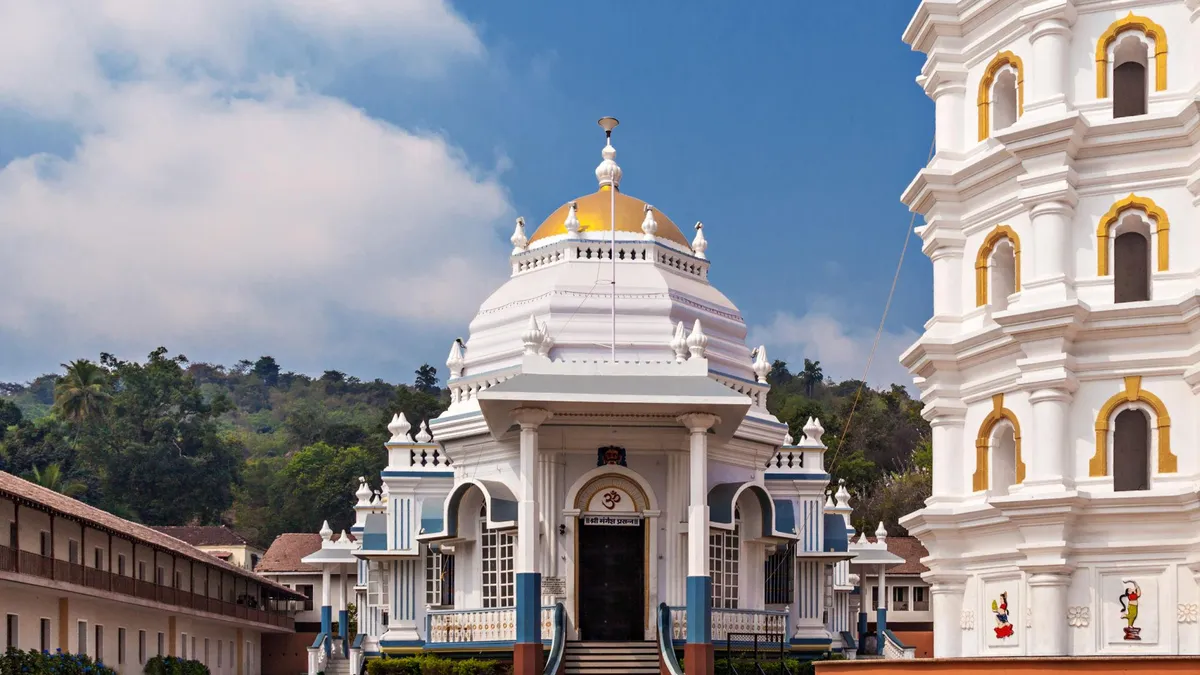 Mangeshi Temple Deepastambha