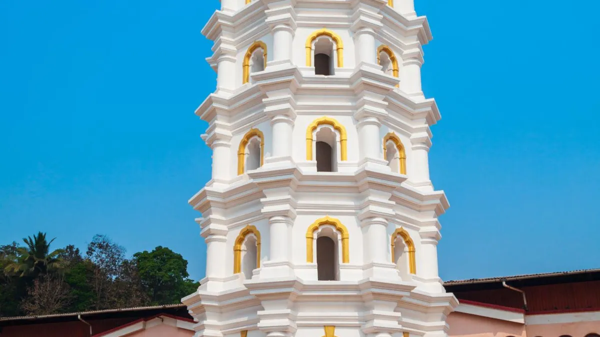 Shri Mangeshi Temple Entrance