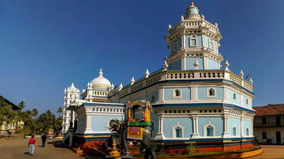Peaceful Mangeshi Temple Grounds